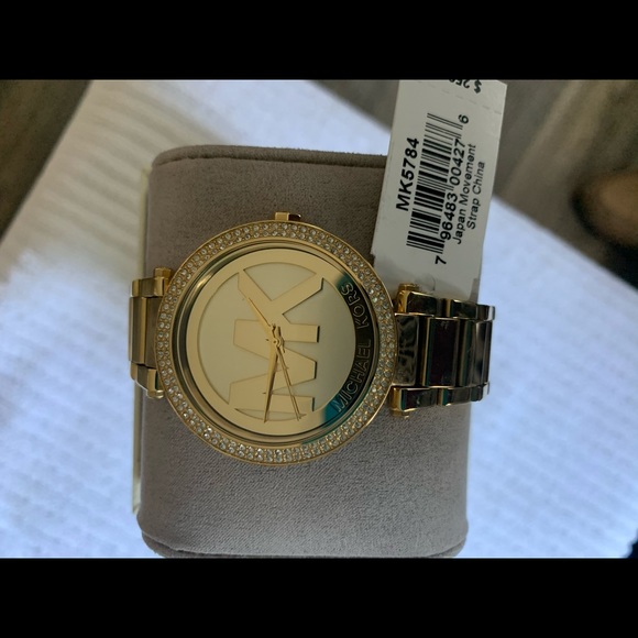 Michael Kors Watch is used and has a few scratches - Picture 8 of 9